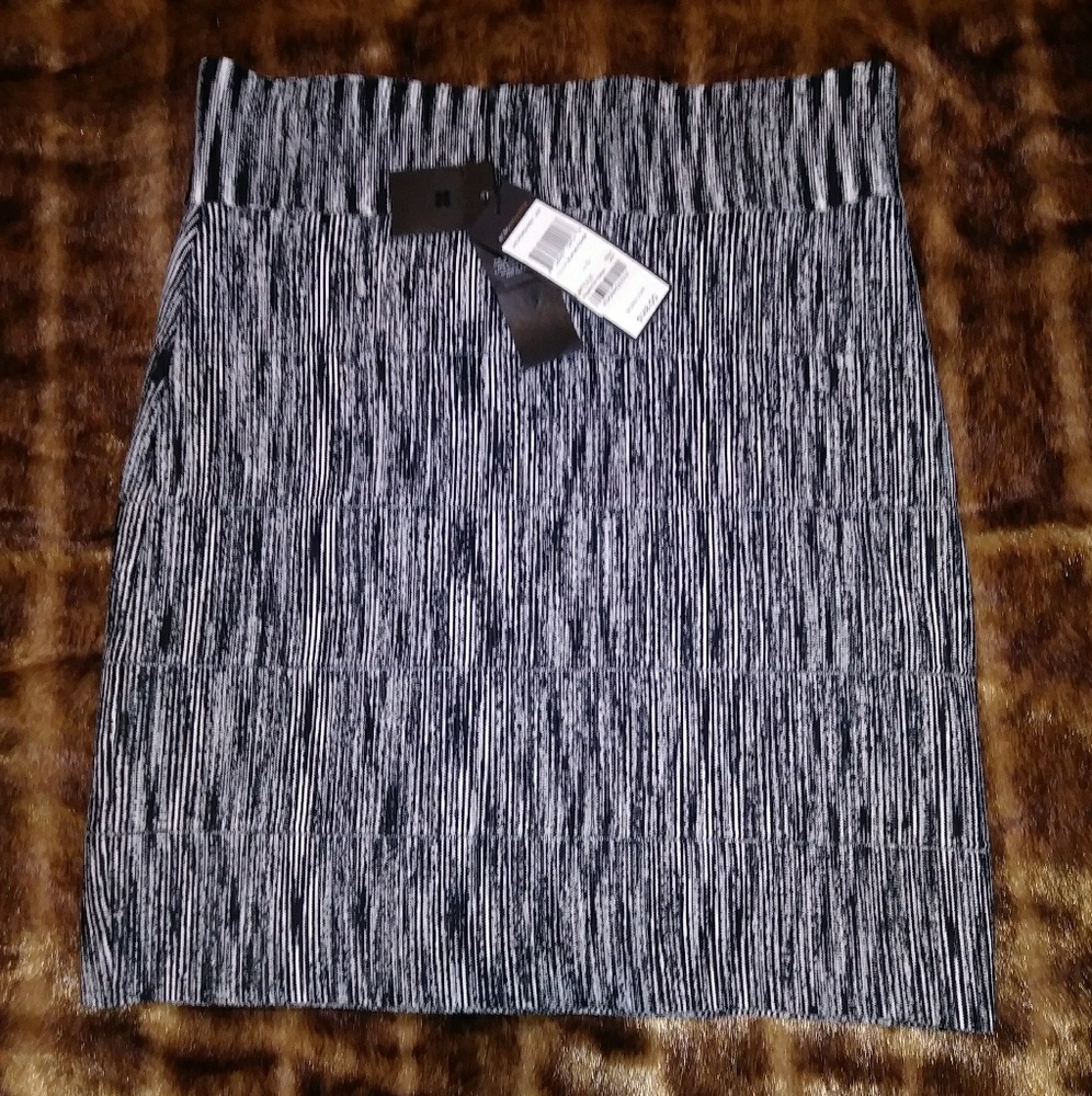 BCBG skirt 🆕